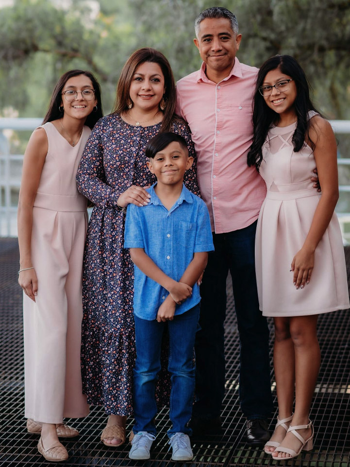 Pastores Ana y Mike Morales